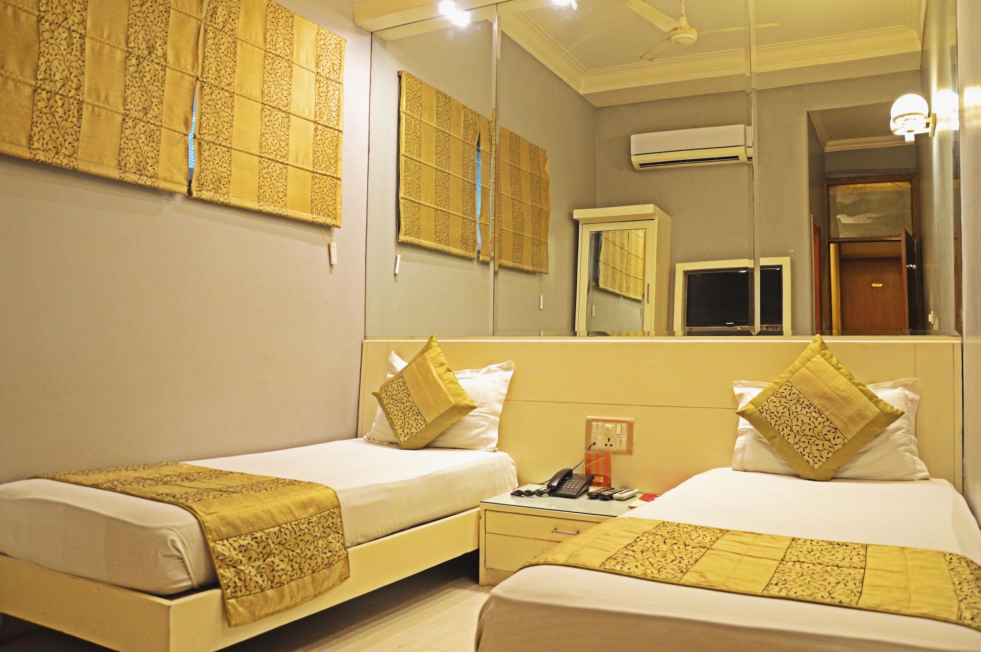 Hotel Ajanta - Free Airport Pick Up Service Nueva Delhi Exterior foto