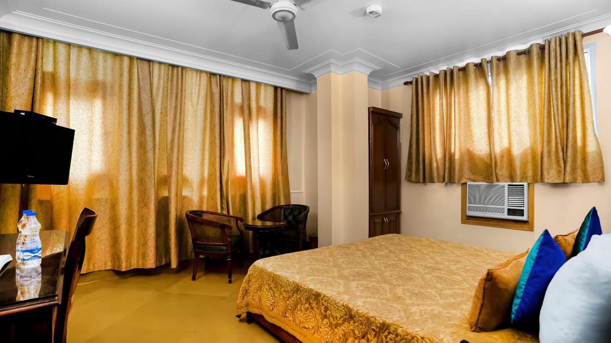 Hotel Ajanta - Free Airport Pick Up Service Nueva Delhi Exterior foto