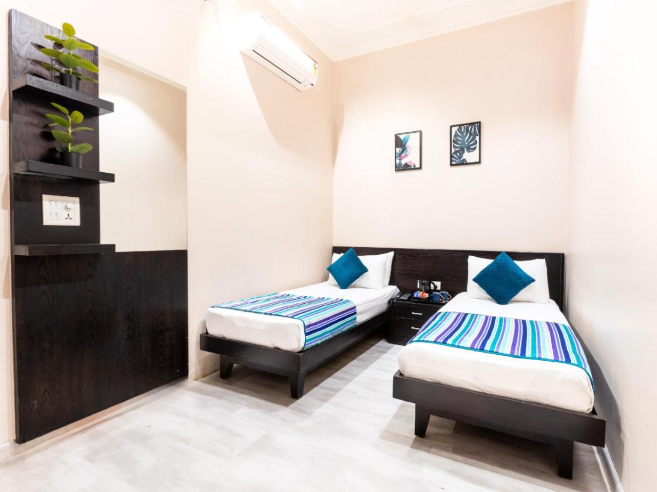 Hotel Ajanta - Free Airport Pick Up Service Nueva Delhi Exterior foto